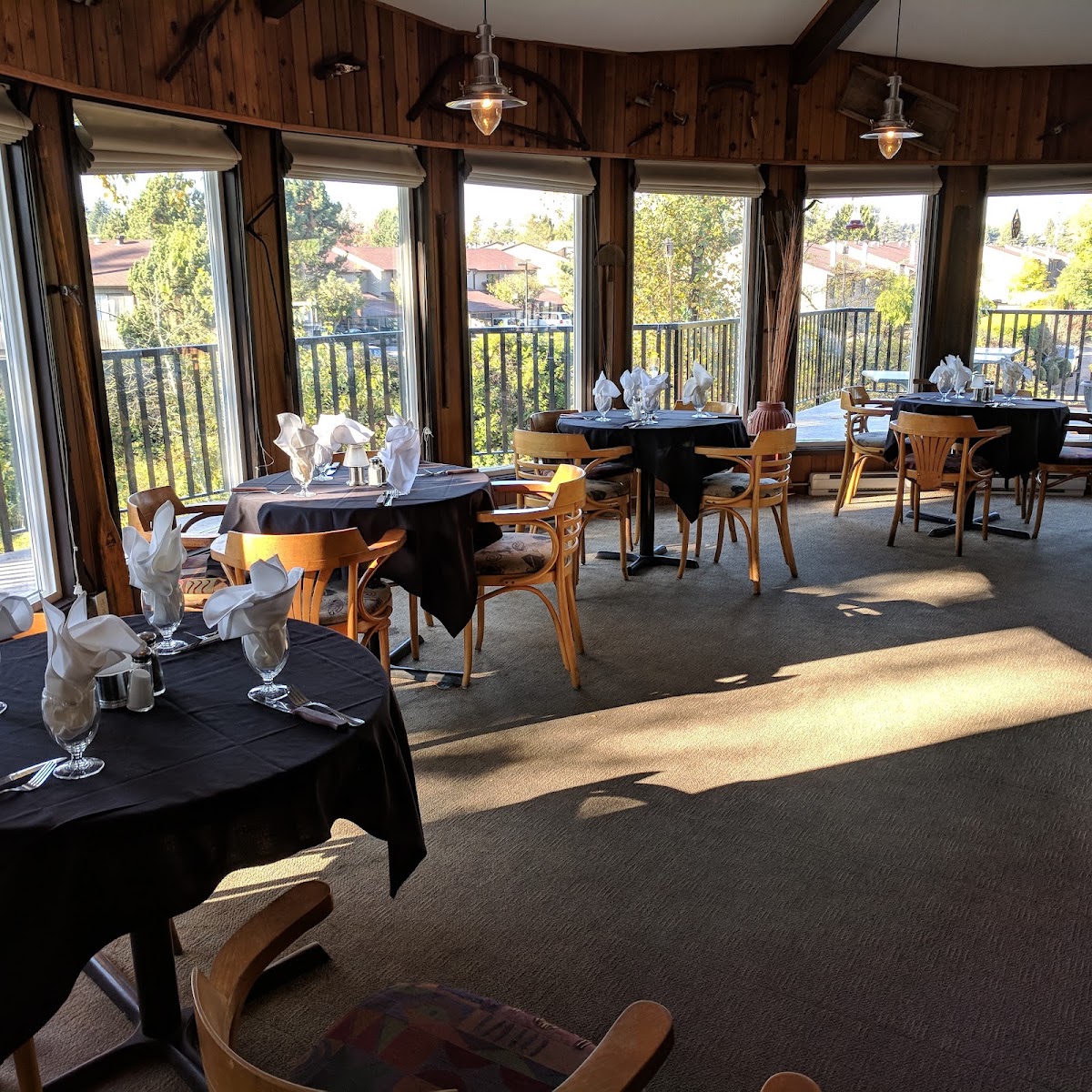 Bob's Kitchen & Bar
