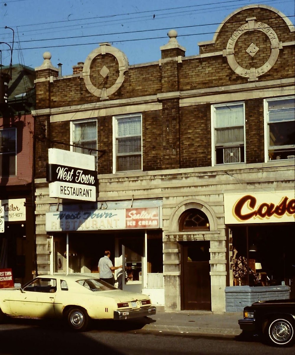 West Town Bar & Grill